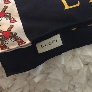 Gucci Floral Print Scarf